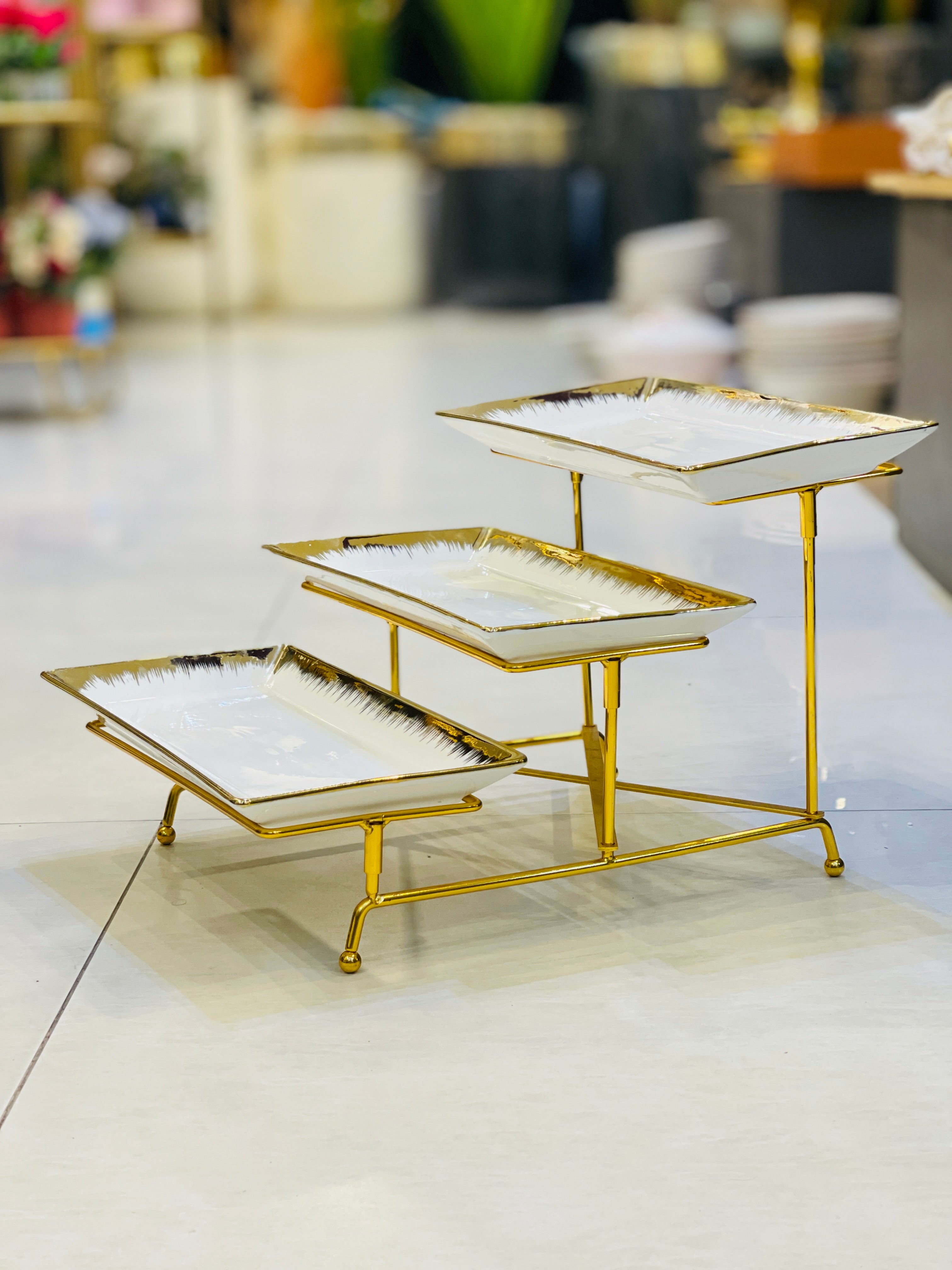 Platter 3 Tier With Metal Frame