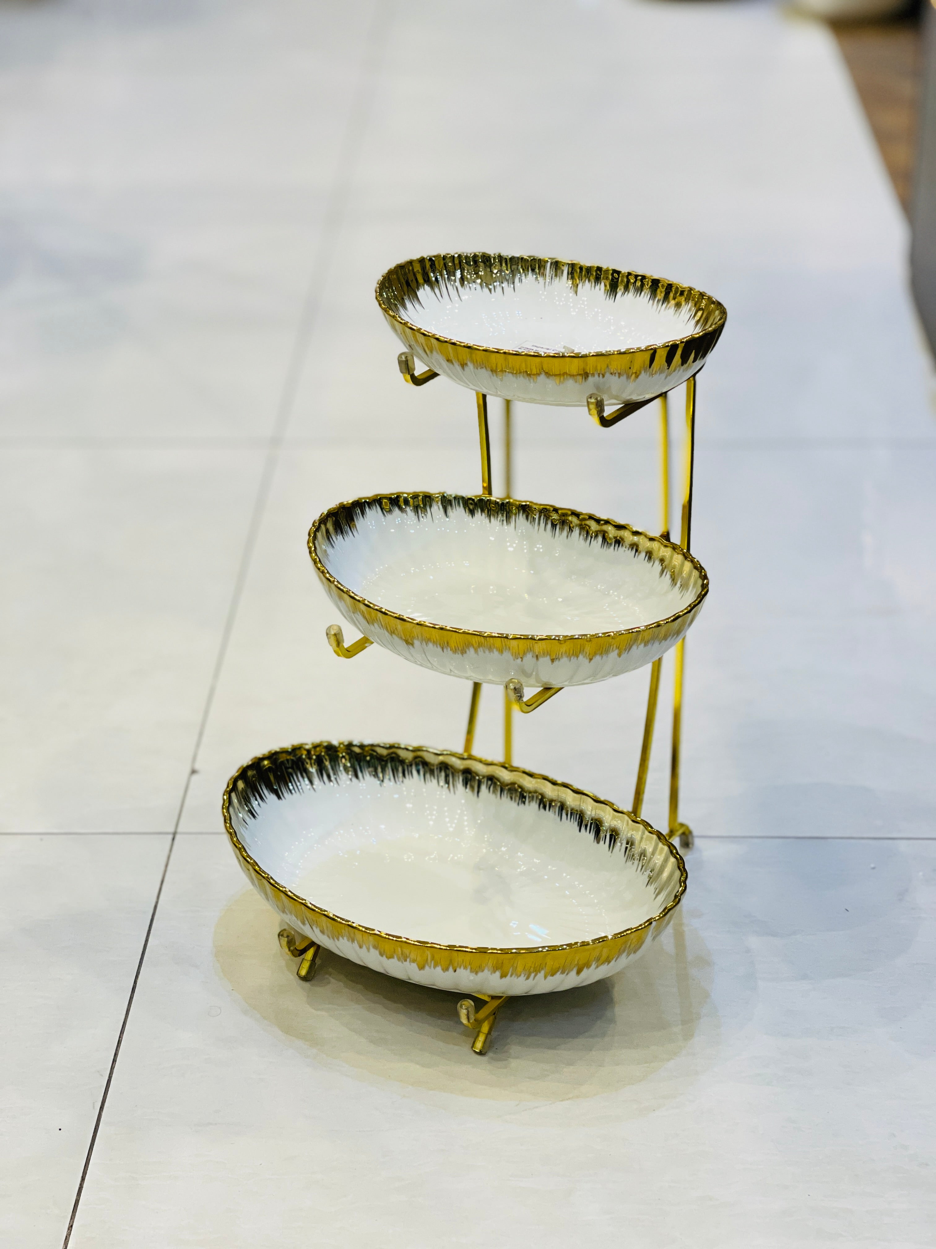 Platter 3 Tier With Metal Frame